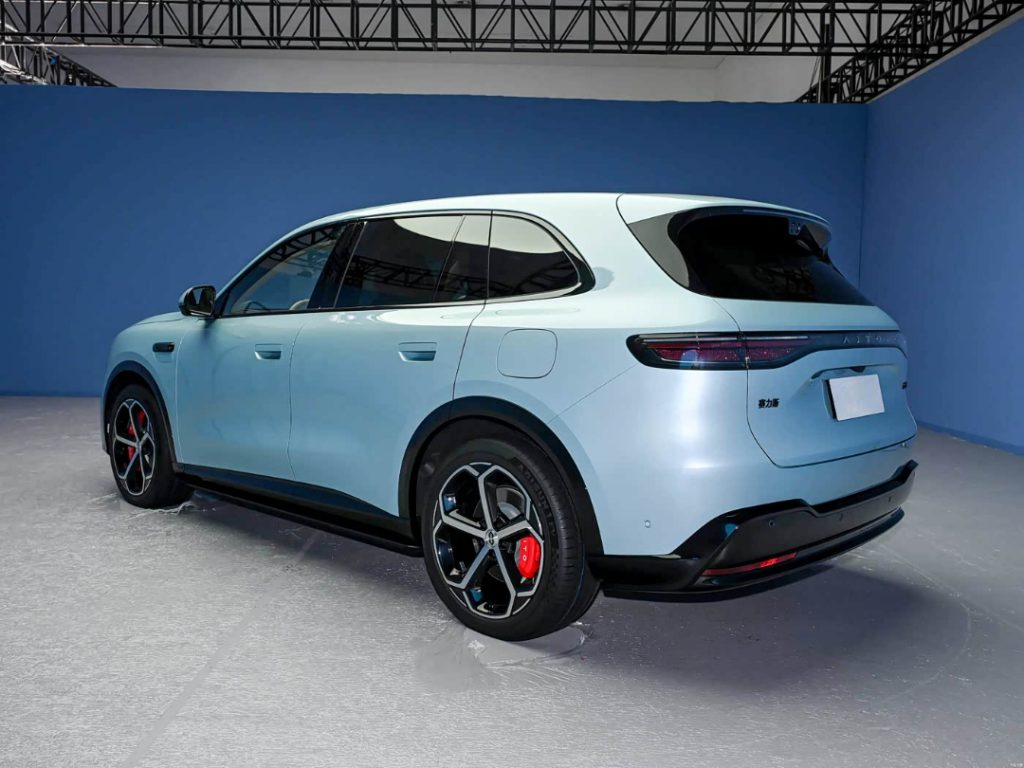 شبكة السيارات الصينية &ndash; هواوي تضرب بقوة في فئة الـ37 ألف دولار: AITO M6 2026 الجديدة تكشف أوراقها - مدى يصل إلى 1400 كم وتقنيات غير مسبوقة