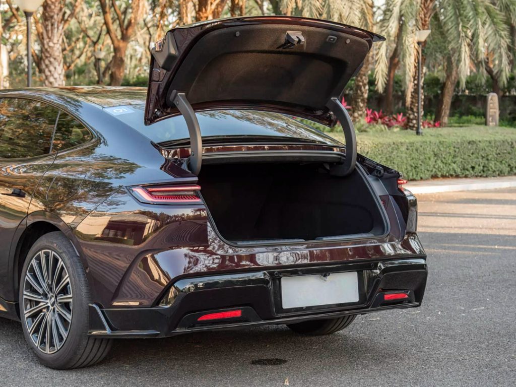 جيلي جالاكسي ستار 8 إصدار الرحلات الطويلة 2026: قفزة كبيرة في المدى 1725 كم والذكاء بفئة السيدان الهجينة 28 شبكة السيارات الصينية – جيلي جالاكسي ستار 8 إصدار الرحلات الطويلة 2026: قفزة كبيرة في المدى 1725 كم والذكاء بفئة السيدان الهجينة