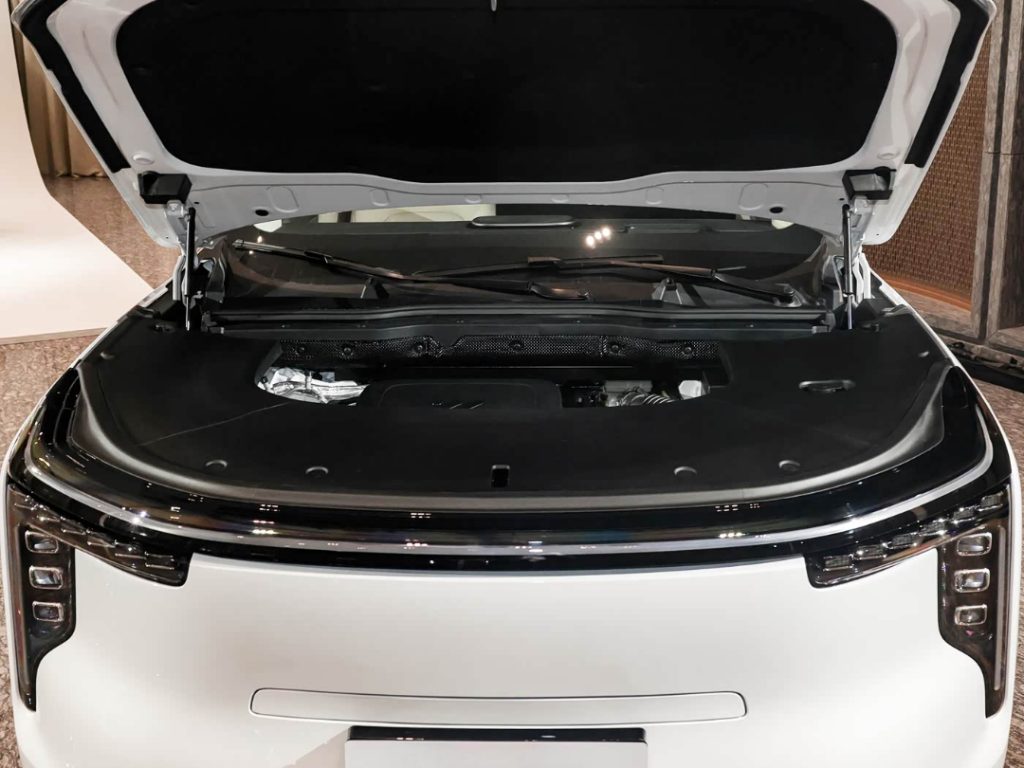 شبكة السيارات الصينية &ndash; قبل الإطلاق الرسمي… IM LS8 تكشف عن نفسها: SUV هجينة بمدى ممتد يصل إلى 430 كم كهربائي وتقنيات قيادة ذكية من الجيل الرابع