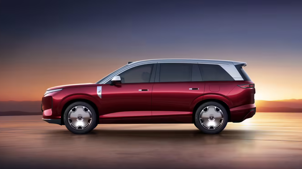 شبكة السيارات الصينية &ndash; بي واي دي تكشف عن Great Tang: كهربائية رائدة بمدى يصل إلى 950 كم وتقنية شحن ميغاواط فائقة السرعة