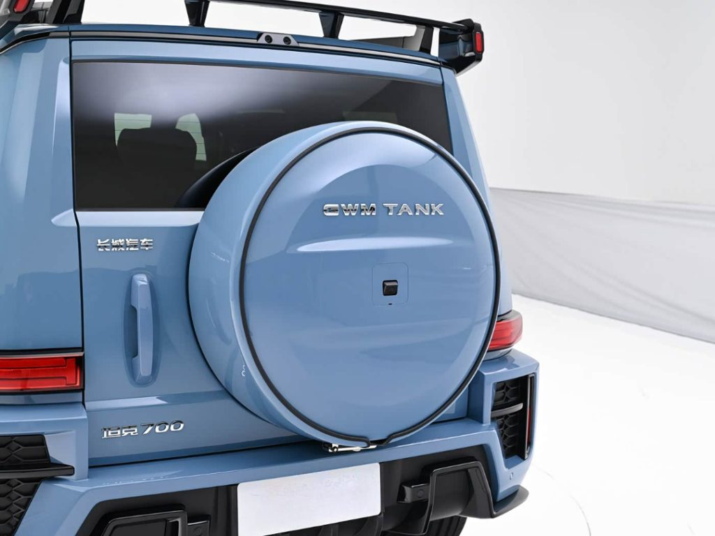 شبكة السيارات الصينية &ndash; تانك 700 الجديدة 2026 تعيد رسم معادلة الفخامة وقدرات الطرق الوعرة - فئتين Hi4-Z و Hi4-T بقوة تصل إلى 864 حصان وعزم 1195 نيوتن متر ومدى 1191 كم