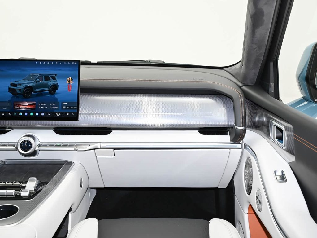 شبكة السيارات الصينية &ndash; تانك 700 الجديدة 2026 تعيد رسم معادلة الفخامة وقدرات الطرق الوعرة - فئتين Hi4-Z و Hi4-T بقوة تصل إلى 864 حصان وعزم 1195 نيوتن متر ومدى 1191 كم