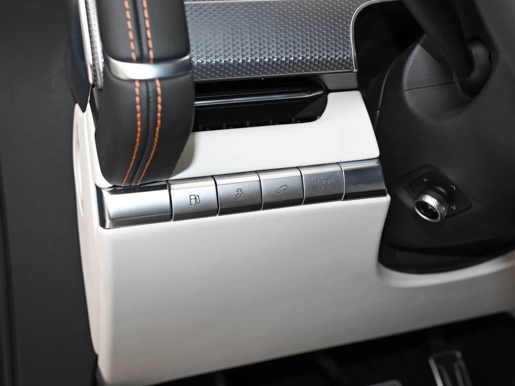 شبكة السيارات الصينية &ndash; تانك 700 موديل 2026: إطلاق رسمي بنظامي Hi4-Z وHi4-T مع 863 حصان “ثلاجة + شاشات + مقاعد فاخرة” وتقنيات تقود فئة الأوفرود لمستوى جديد