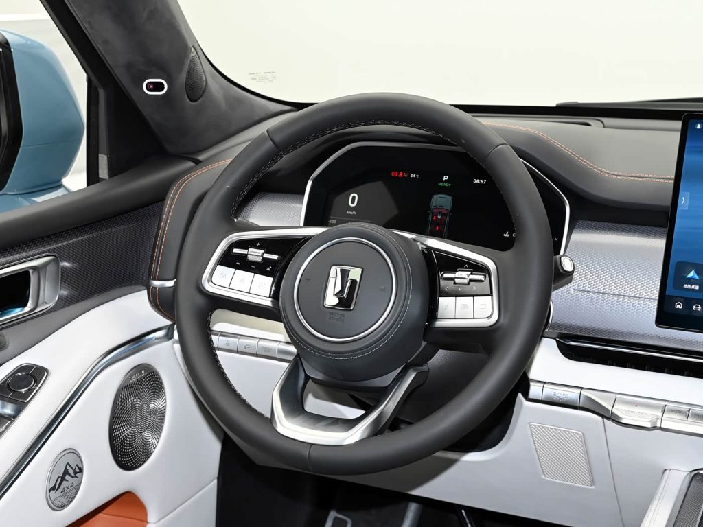 شبكة السيارات الصينية &ndash; تانك 700 الجديدة 2026 تعيد رسم معادلة الفخامة وقدرات الطرق الوعرة - فئتين Hi4-Z و Hi4-T بقوة تصل إلى 864 حصان وعزم 1195 نيوتن متر ومدى 1191 كم