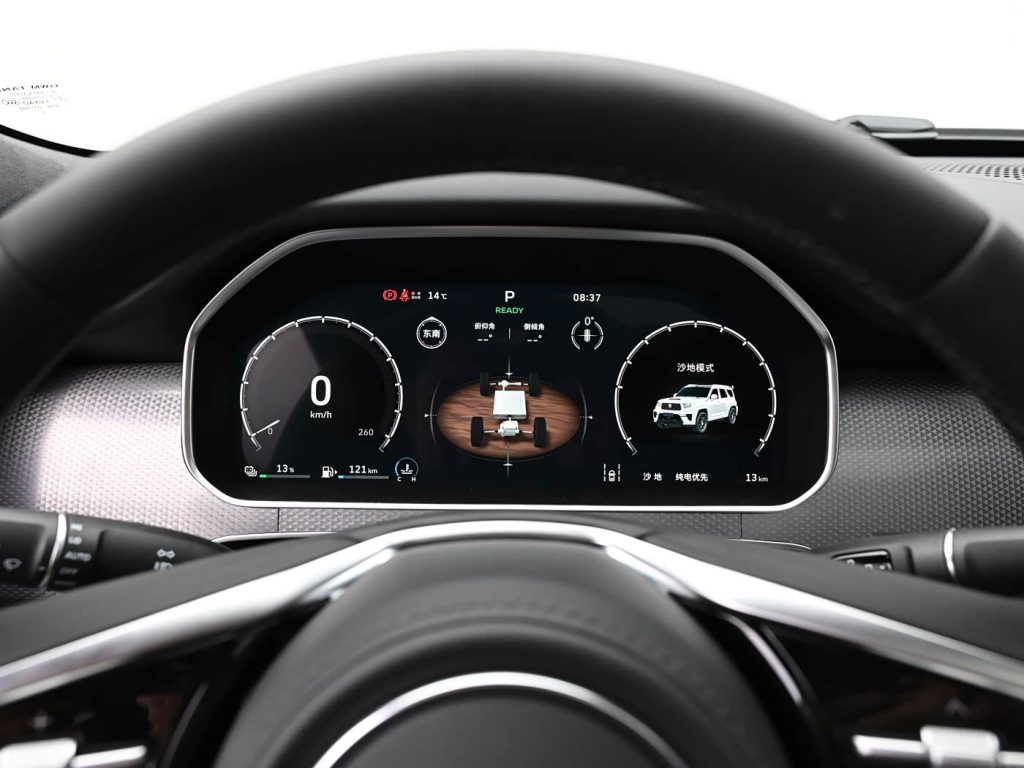 شبكة السيارات الصينية &ndash; تانك 700 الجديدة 2026 تعيد رسم معادلة الفخامة وقدرات الطرق الوعرة - فئتين Hi4-Z و Hi4-T بقوة تصل إلى 864 حصان وعزم 1195 نيوتن متر ومدى 1191 كم