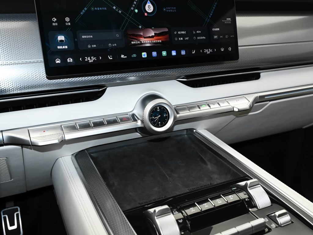 شبكة السيارات الصينية &ndash; تانك 700 الجديدة 2026 تعيد رسم معادلة الفخامة وقدرات الطرق الوعرة - فئتين Hi4-Z و Hi4-T بقوة تصل إلى 864 حصان وعزم 1195 نيوتن متر ومدى 1191 كم