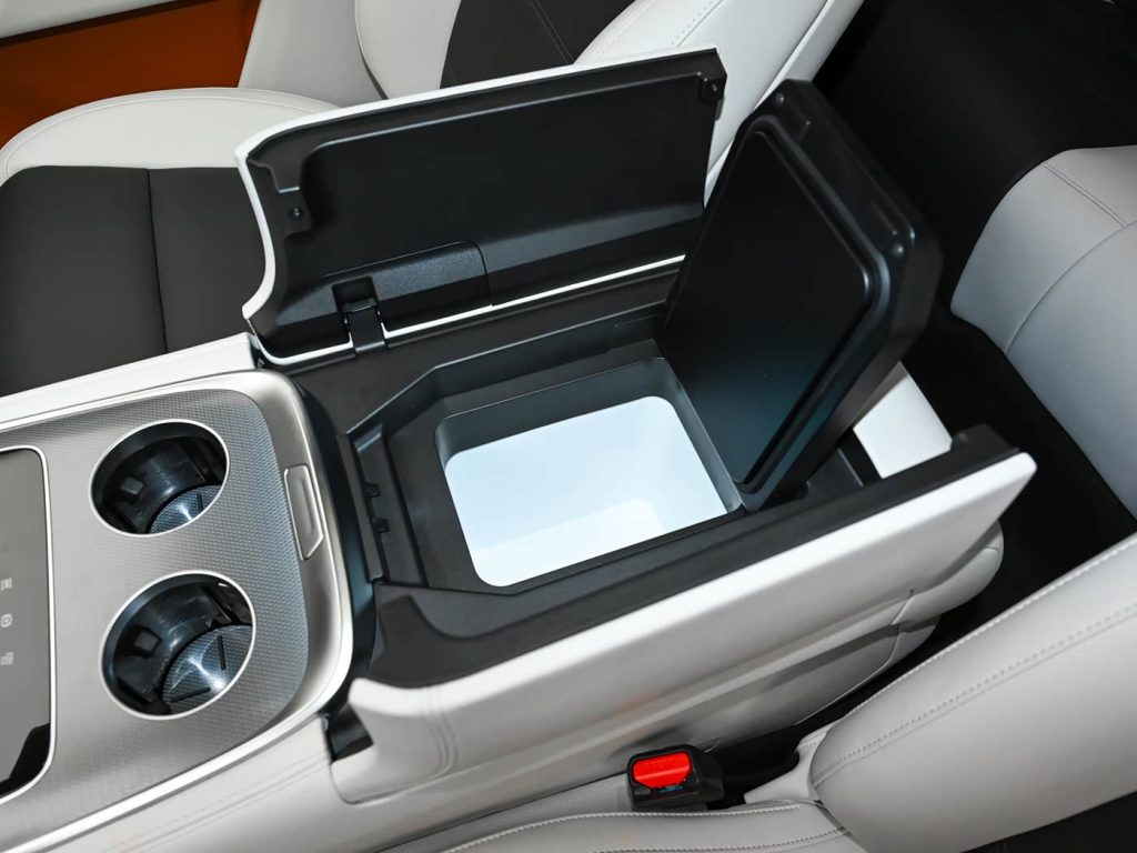 شبكة السيارات الصينية &ndash; تانك 700 الجديدة 2026 تعيد رسم معادلة الفخامة وقدرات الطرق الوعرة - فئتين Hi4-Z و Hi4-T بقوة تصل إلى 864 حصان وعزم 1195 نيوتن متر ومدى 1191 كم