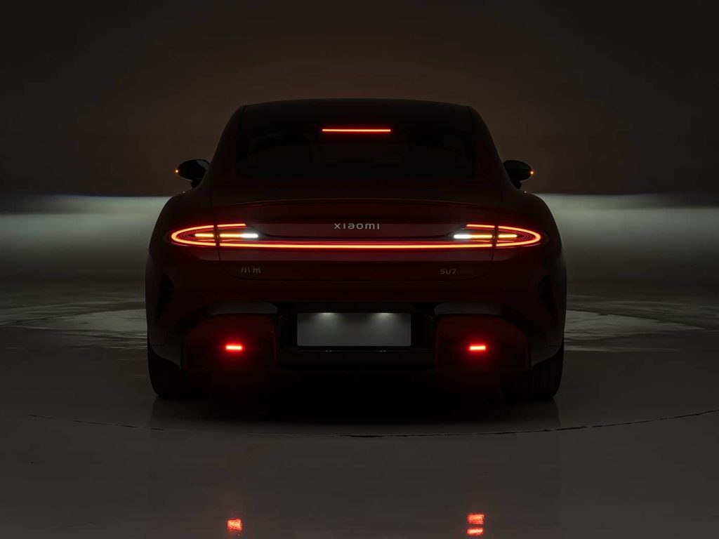 شاومي SU7 موديل 2026 تنطلق بتحديثات شاملة: سلامة أعلى وتجهيزات قياسية أقوى وشاسيه “التنين” ومدى يصل إلى 902 كم 36 شبكة السيارات الصينية – شاومي SU7 موديل 2026 تنطلق بتحديثات شاملة: سلامة أعلى وتجهيزات قياسية أقوى وشاسيه “التنين” ومدى يصل إلى 902 كم