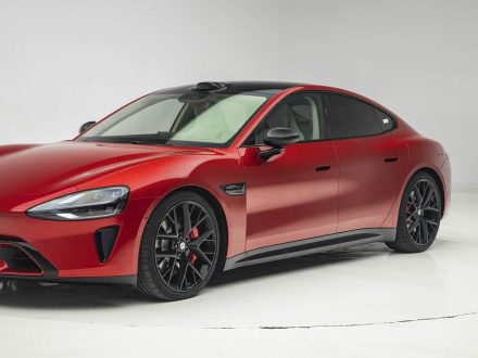 شاومي SU7 موديل 2026 تنطلق بتحديثات شاملة: سلامة أعلى وتجهيزات قياسية أقوى وشاسيه “التنين” ومدى يصل إلى 902 كم