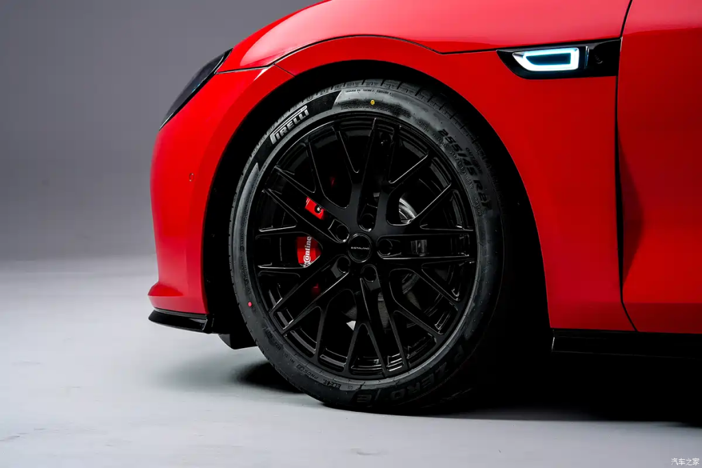 شبكة السيارات الصينية &ndash; سيارة المستقبل تصل مبكرًا: AISTALAND GT7 تكشف عن 10 تقنيات ثورية وتستهدف عرش Xiaomi SU7