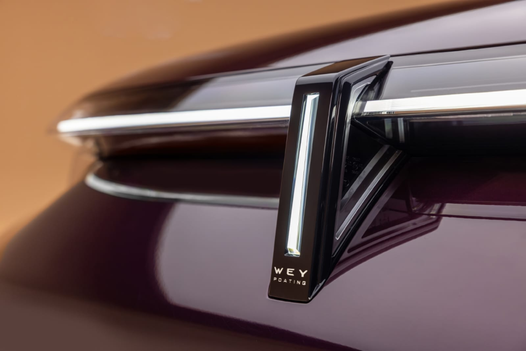 شبكة السيارات الصينية &ndash; Wey V9X الجديدة تظهر لأول مرة: فاخرة بتوجيه خلفي نشط وتعليق هوائي مزدوج مع منصة هجينة متطورة بمدى كهربائي يتجاوز 400 كم