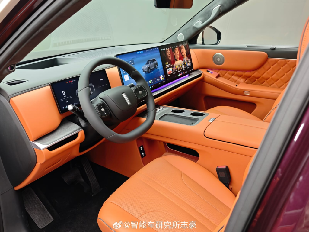 شبكة السيارات الصينية &ndash; Wey V9X الجديدة تظهر لأول مرة: فاخرة بتوجيه خلفي نشط وتعليق هوائي مزدوج مع منصة هجينة متطورة بمدى كهربائي يتجاوز 400 كم