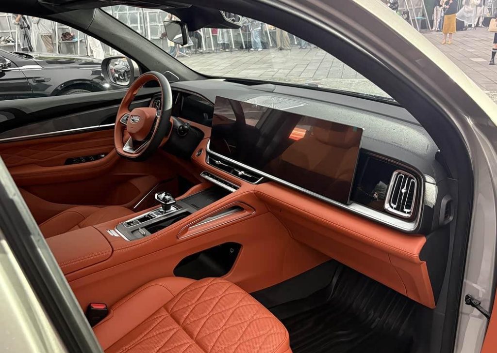 شبكة السيارات الصينية &ndash; نظام جيلي i-HEV الجديد 2026: استهلاك 2.22 لتر/100 كم بكفاءة حرارية 48.4% بشهادة غينيس… هل تعيد الهجينة تعريف المعادلة؟