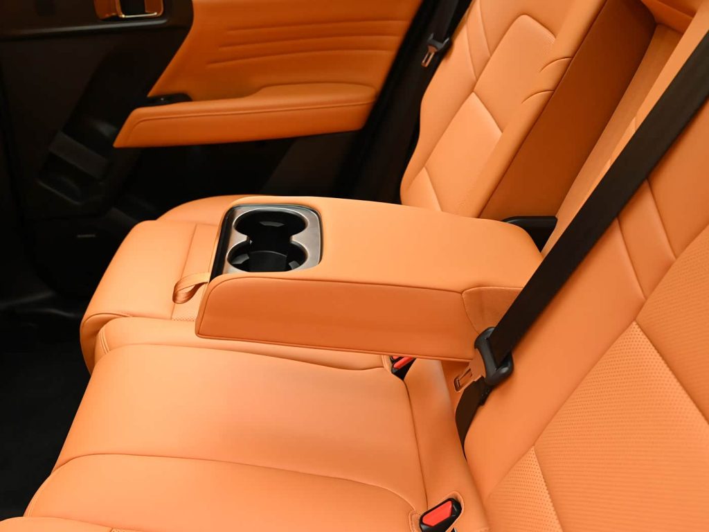 شبكة السيارات الصينية &ndash; هافال دراجون PLUS (رابتور بلس - V7 بلس): صندوقية متطورة بنظام Hi4 الهجين ومدى كهربائي يصل إلى 191 كم وقدرة خوض مياه 580 مم