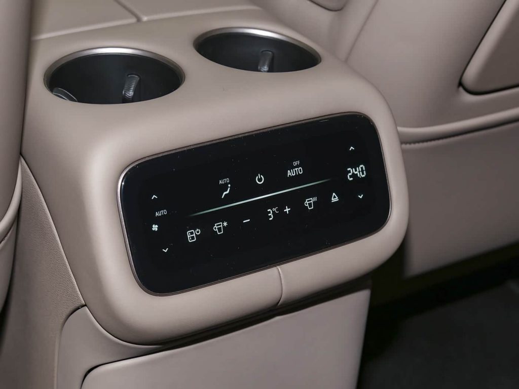 شبكة السيارات الصينية &ndash; IM LS8 2026 تنطلق رسميًا في الصين: السعر والمواصفات الكاملة ومدى يصل إلى 1605 كم مع شاسيه رقمي 3.0 وتقنيات قيادة متقدمة