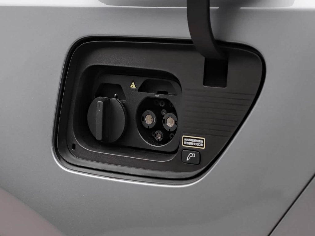 نيو ES9 : أكبر وأقوى SUV كهربائية فاخرة من NIO تعيد تعريف القمة… 697 حصان، بنية 900V، وذكاء يقود المنافسة ضد الألمان 22 شبكة السيارات الصينية – نيو ES9 : أكبر وأقوى SUV كهربائية فاخرة من NIO تعيد تعريف القمة… 697 حصان، بنية 900V، وذكاء يقود المنافسة ضد الألمان