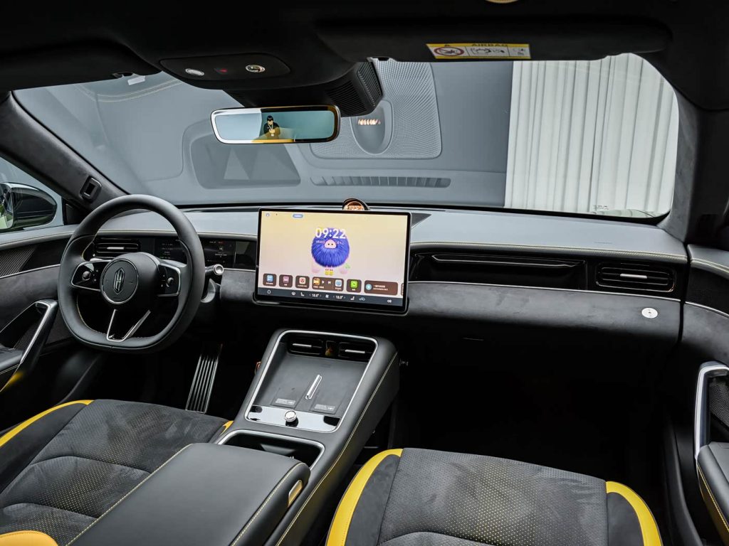 شبكة السيارات الصينية &ndash; Shangjie Z7 وZ7T تقترب من الإطلاق الرسمي: مدى يصل إلى 905 كم، تقنيات هواوي المتقدمة، وأداء رياضي صادم… هل نحن أمام أقوى سيدان كهربائية في فئتها؟