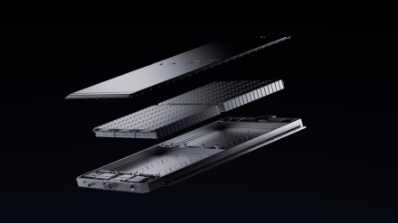 CATL تكسر كل الأرقام: بطارية Shenxing LFP تشحن إلى 98% خلال دقائق فقط وتتفوق على BYD… هل انتهى زمن شحن السيارات الكهربائية الطويل؟