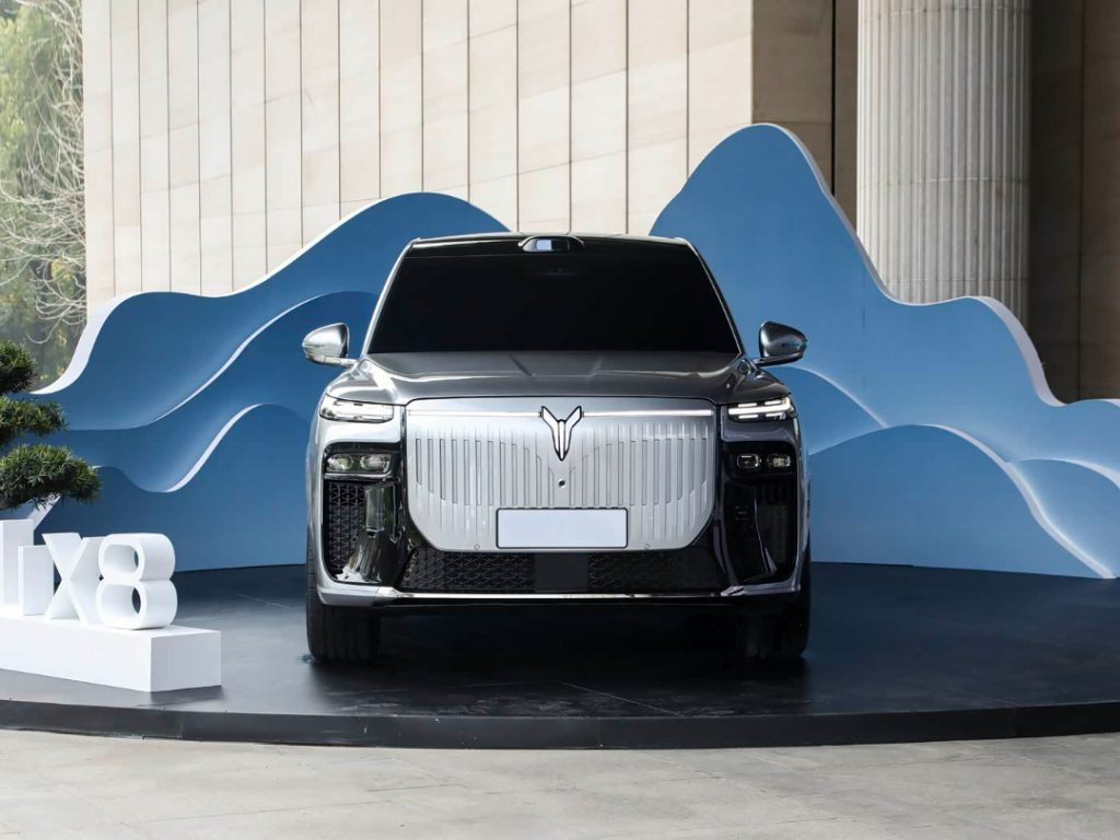 شبكة السيارات الصينية &ndash; فويا تايشان X8 الجديدة 2026: SUV كبيرة بخيارات كهربائية وPHEV ومنصة 800 فولت وأحدث نظام HarmonyOS من هواوي