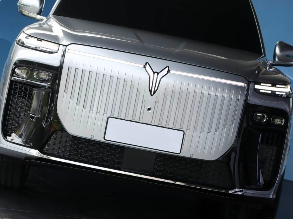 شبكة السيارات الصينية &ndash; فويا تايشان X8 الجديدة 2026: SUV كبيرة بخيارات كهربائية وPHEV ومنصة 800 فولت وأحدث نظام HarmonyOS من هواوي