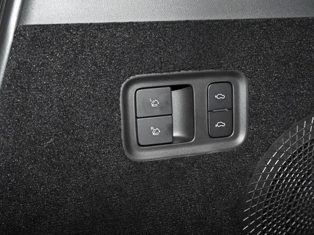 شبكة السيارات الصينية &ndash; WEY V9X 2026 الفاخرة تبدأ أسعارها الرسمية في الصين: SUV هجينة بمنصة GWM One ومدى كهربائي 470 كم وشاسيه رقمي يعيد تعريف الفئة