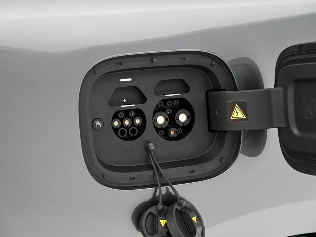 شبكة السيارات الصينية &ndash; WEY V9X 2026 الفاخرة تبدأ أسعارها الرسمية في الصين: SUV هجينة بمنصة GWM One ومدى كهربائي 470 كم وشاسيه رقمي يعيد تعريف الفئة