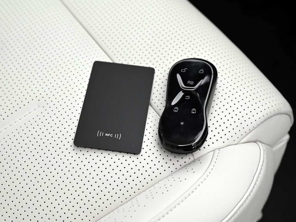 شبكة السيارات الصينية &ndash; Xpeng GX 2026 تبدأ الحجز المسبق وتستهدف فئة 50 ألف دولار: SUV بمدى يصل إلى 1585 كم، منصة 800V، وذكاء صناعي شامل تعيد تعريف فئة العائلات الفاخرة