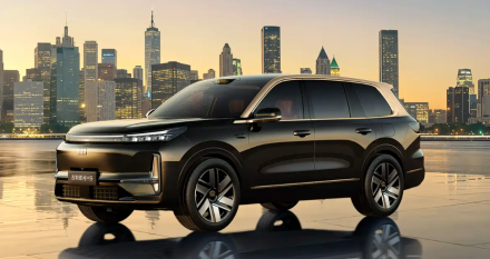 جيلي جالاكسي M9 بلاك جولد: فاخرة بذكاء اصطناعي متقدم وقوة حوسبة 700 TOPS تعيد تعريف تجربة القيادة