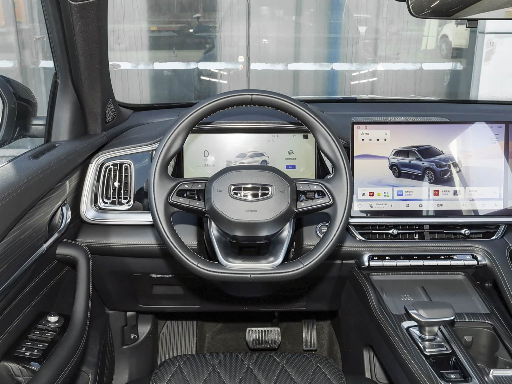 شبكة السيارات الصينية &ndash; جيلي مونجارو i-HEV 2026: سيارة هجينة بدون شحن بقوة 312 حصان واستهلاك 4.75 لتر… هل تتفوق على تويوتا هايبرد؟