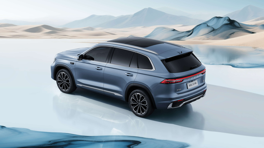 شبكة السيارات الصينية &ndash; جيلي مونجارو i-HEV 2026: سيارة هجينة بدون شحن بقوة 312 حصان واستهلاك 4.75 لتر… هل تتفوق على تويوتا هايبرد؟