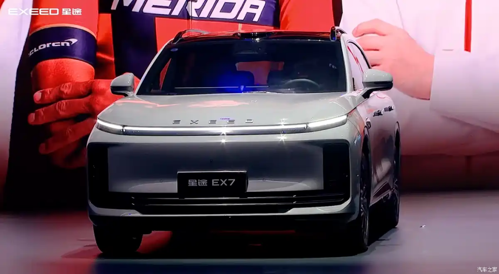 إكسيد EX7 2026 الجديدة: SUV فاخرة كهربائية ومدى ممتد تعيد تعريف الفئة بالكامل… 505 حصان، شاشة 30 بوصة 6K، وفرامل EMB الإنتاجية الأولى مع قيادة ذكية متقدمة