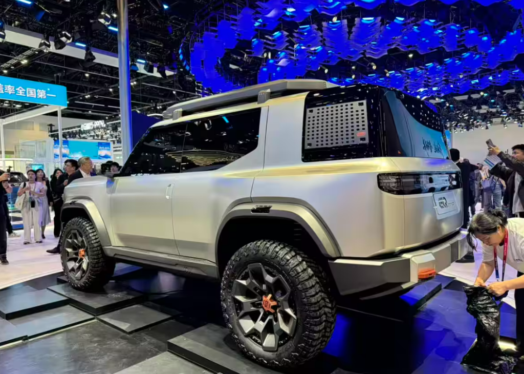 شبكة السيارات الصينية &ndash; دونغ فينغ تعلن خطة “النهضة الشرقية 2030” وتكشف أقوى سياراتها في معرض بكين 2026: فويا تايشان X8 بمدى 1700 كم وM-Hero 817 Ultimate تقود ثورة الأوفرود الذكي