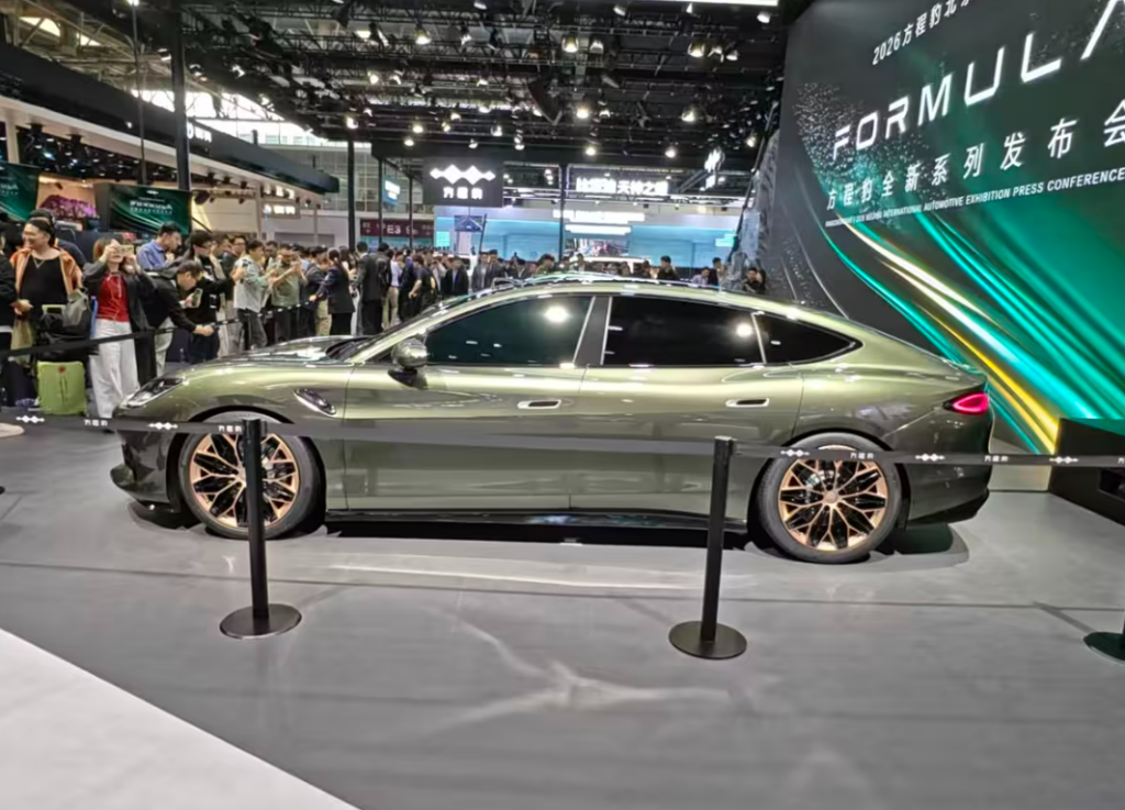 شبكة السيارات الصينية &ndash; (ليوبارد) تدخل عالم السيدان بقوة في معرض بكين 2026: FORMULA X الخارقة وS Series تمهدان لمنافسة Tesla وXiaomi في فئة الأداء العالي