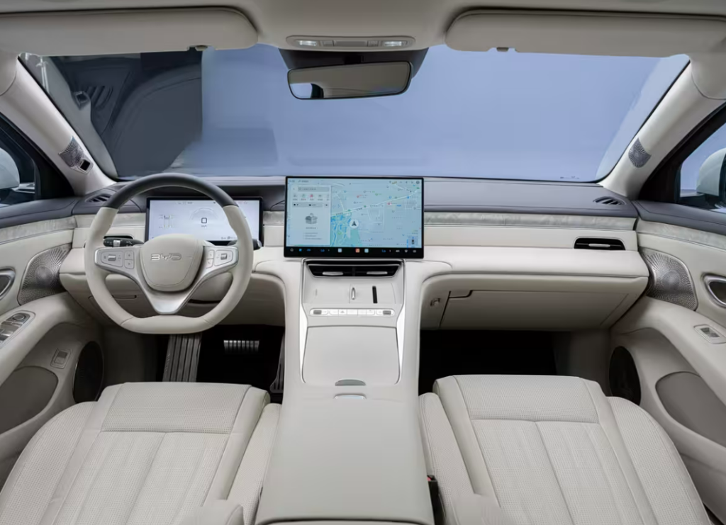 شبكة السيارات الصينية &ndash; بي واي دي BYD تهيمن على معرض بكين 2026: سيل 08 Seal 08 و Sea Lion 08 بمدى 900 كم وتقنيات 800V… وGreat Tang EV تنطلق من 129 ألف ريال