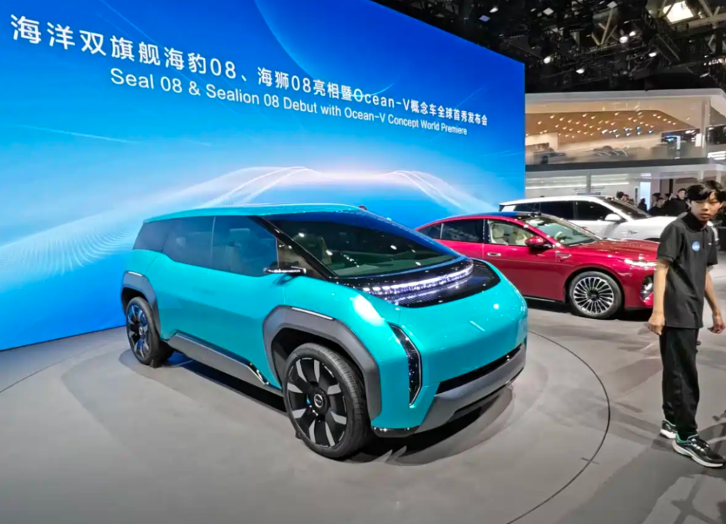 شبكة السيارات الصينية &ndash; بي واي دي BYD تهيمن على معرض بكين 2026: سيل 08 Seal 08 و Sea Lion 08 بمدى 900 كم وتقنيات 800V… وGreat Tang EV تنطلق من 129 ألف ريال