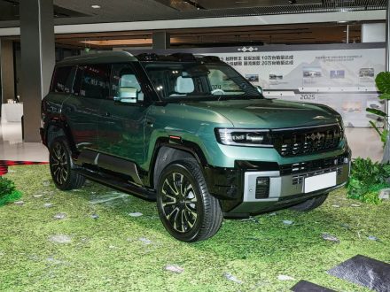 ليوبارد 5 و8 بالشحن فائق السرعة: مدى كهربائي أعلى وتحول جذري في سيارات PHEV
