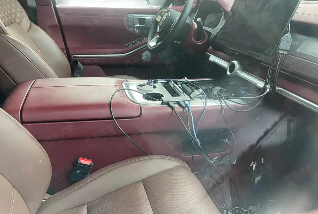 GWM تختبر تانك 700 بقاعدة العجلات الطويلة: SUV فاخرة جديدة بمحرك V8 هجين بقوة قد تصل إلى 782 حصان 5 شبكة السيارات الصينية – GWM تختبر تانك 700 بقاعدة العجلات الطويلة: SUV فاخرة جديدة بمحرك V8 هجين بقوة قد تصل إلى 782 حصان