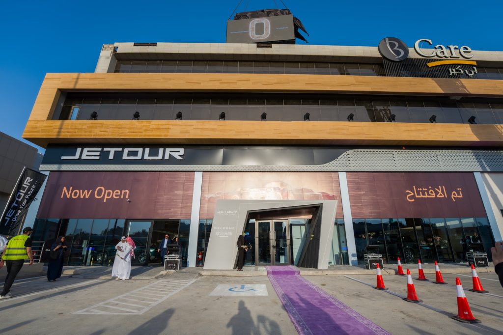 جيتور تفتتح معرضها الجديد في الرياض وتبهر الحضور بعرض جوي استثنائي لطراز G700 ضمن أكبر توسعاتها بالسعودية 1 جيتور تفتتح معرضها الجديد في الرياض وتبهر الحضور بعرض جوي استثنائي لطراز G700 ضمن أكبر توسعاتها بالسعودية