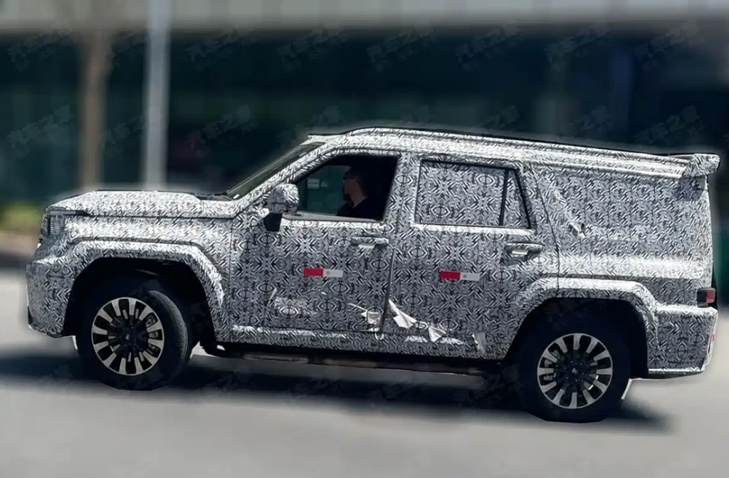 شبكة السيارات الصينية &ndash; تانك 700L الجديدة تظهر لأول مرة.. SUV صينية فاخرة بقاعدة عجلات أطول وقد تحصل على محرك V8 هجين بقوة 782 حصانًا