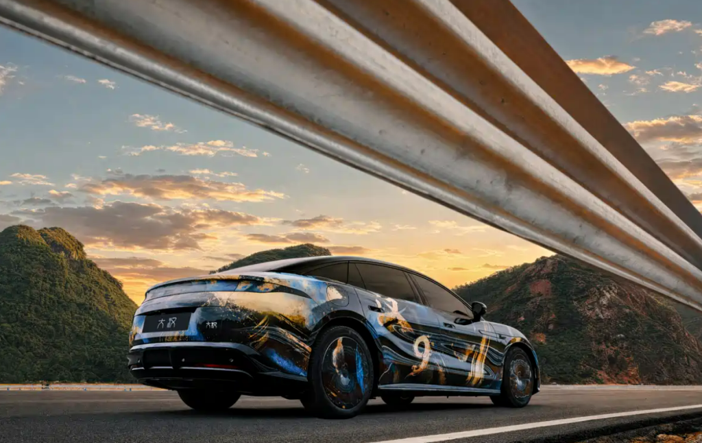 بي واي دي داهان BYD Dahan أو "جريت هان" تظهر رسميًا لأول مرة.. سيدان فاخرة بمدى يصل إلى 1008 كيلومترات وتقنيات متقدمة تستعد لقيادة جيل جديد من سيارات بي واي دي 5 شبكة السيارات الصينية – بي واي دي داهان BYD Dahan أو "جريت هان" تظهر رسميًا لأول مرة.. سيدان فاخرة بمدى يصل إلى 1008 كيلومترات وتقنيات متقدمة تستعد لقيادة جيل جديد من سيارات بي واي دي