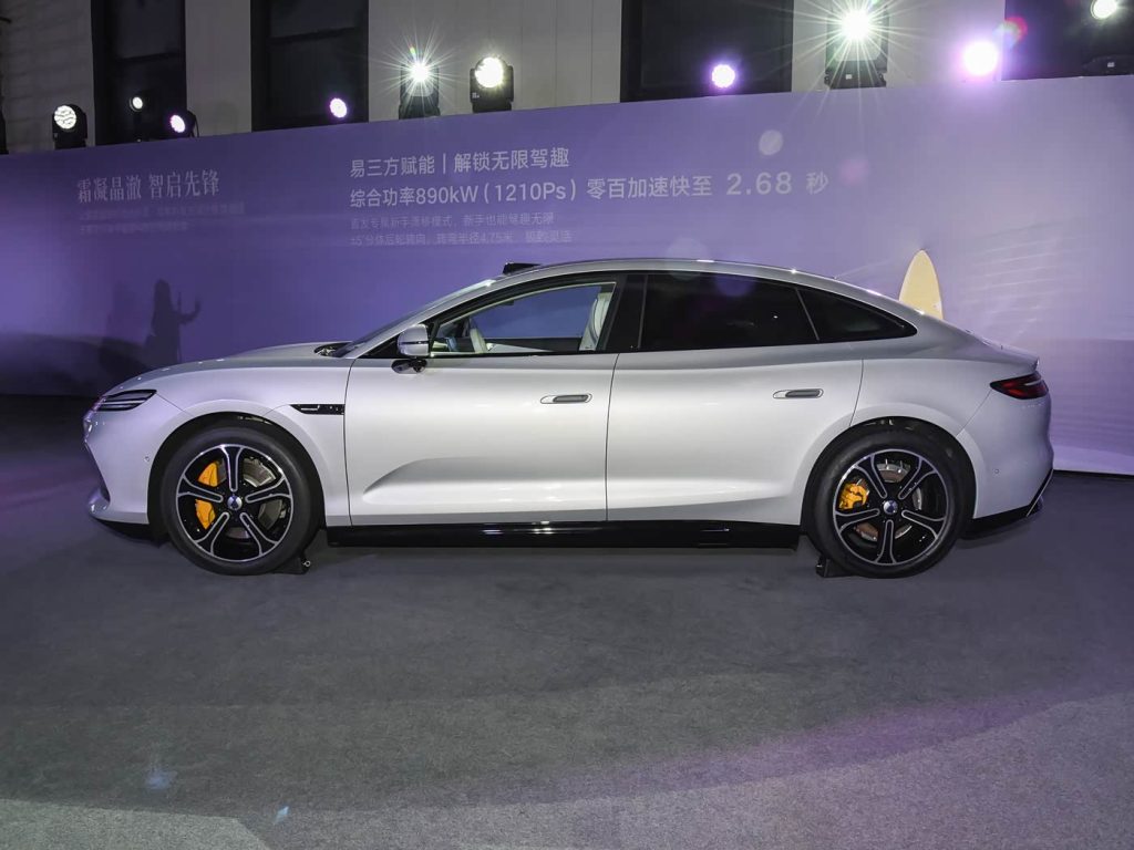 شبكة السيارات الصينية &ndash; دينزا Z9S تنطلق في الصين: 1,210 حصان ومدى كهربائي 1,100 كم وشحن من 10 إلى 97% خلال 9 دقائق