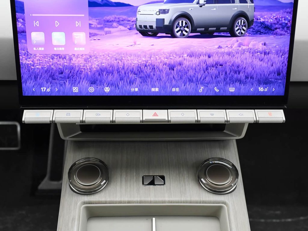شبكة السيارات الصينية &ndash; فريلاندر 8 تدخل الإنتاج رسميًا: SUV بمدى ممتد و6 مقاعد وHuawei ADS 4.1 وبدء الحجز في 10 أغسطس